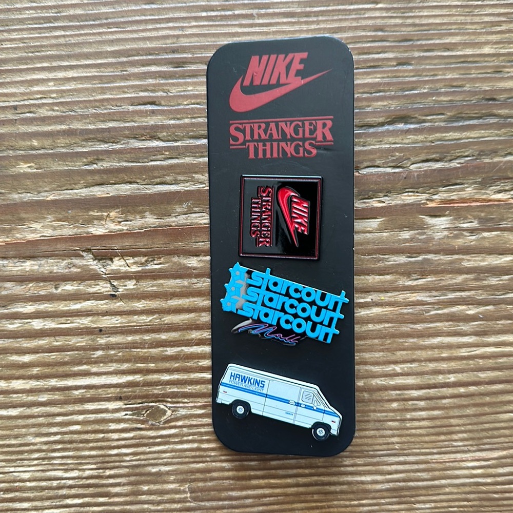3 Nike Stranger Things Pins Buttons Button Backs Star court Mall Hawkins Power